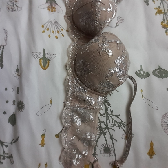 ❤ Silver foil Victoria's Secret VS lace bra - Picture 3 of 6